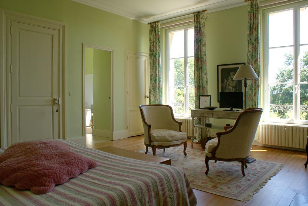 Chateau De Grenier Bed and Breakfast Saint-Léger Δωμάτιο φωτογραφία