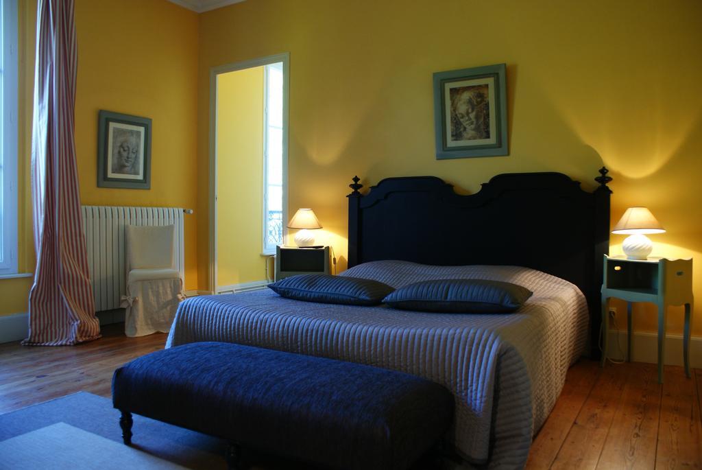 Chateau De Grenier Bed and Breakfast Saint-Léger Δωμάτιο φωτογραφία